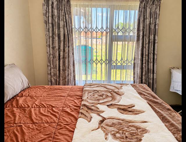3 BEDROOM HOUSE FOR SALE IN JAMESON PARK